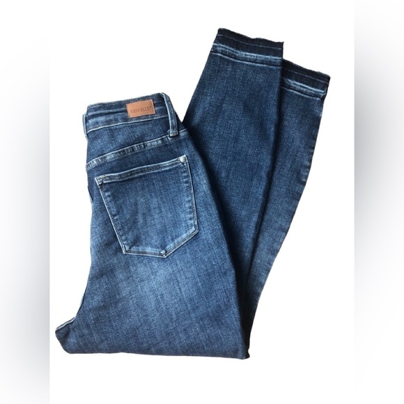 Judy Blue Denim Stretch Blue Jean 14W Skinny Fit High Waisted Raw Hem Distress - Picture 2 of 6